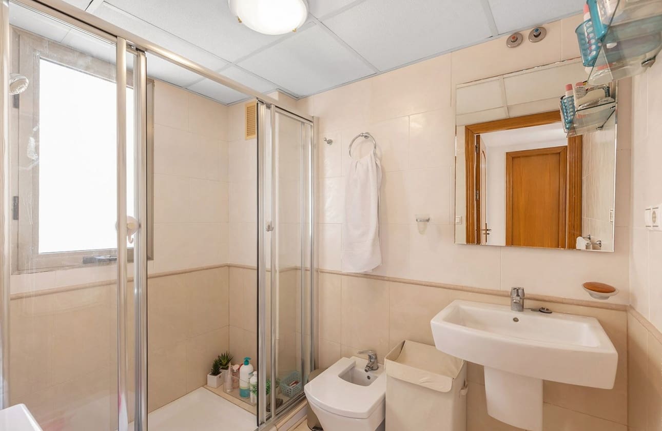 Ático de 2 habitaciones en Torrevieja en venta con piscina garaje - 449.000 € (Ref: 9803767)