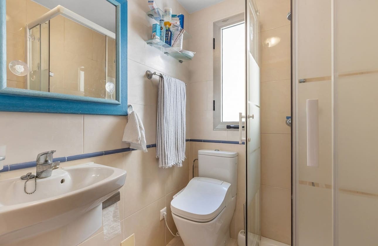 Ático de 2 habitaciones en Torrevieja en venta con piscina garaje - 449.000 € (Ref: 9803767)