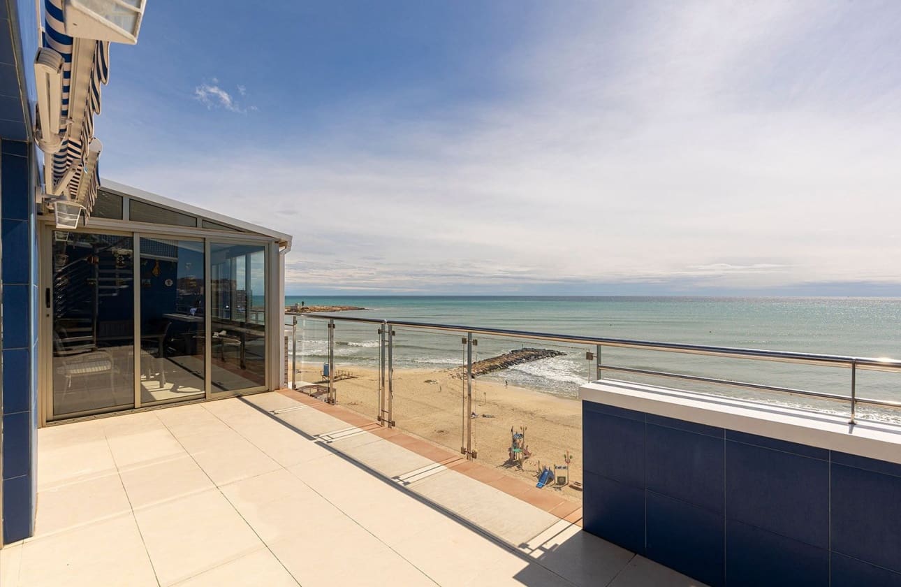 Ático de 2 habitaciones en Torrevieja en venta con piscina garaje - 449.000 € (Ref: 9803767)