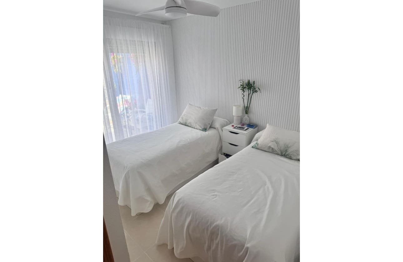 3 bedroom Penthouse for sale in Torrevieja with pool garage - € 329,000 (Ref: 9807212)