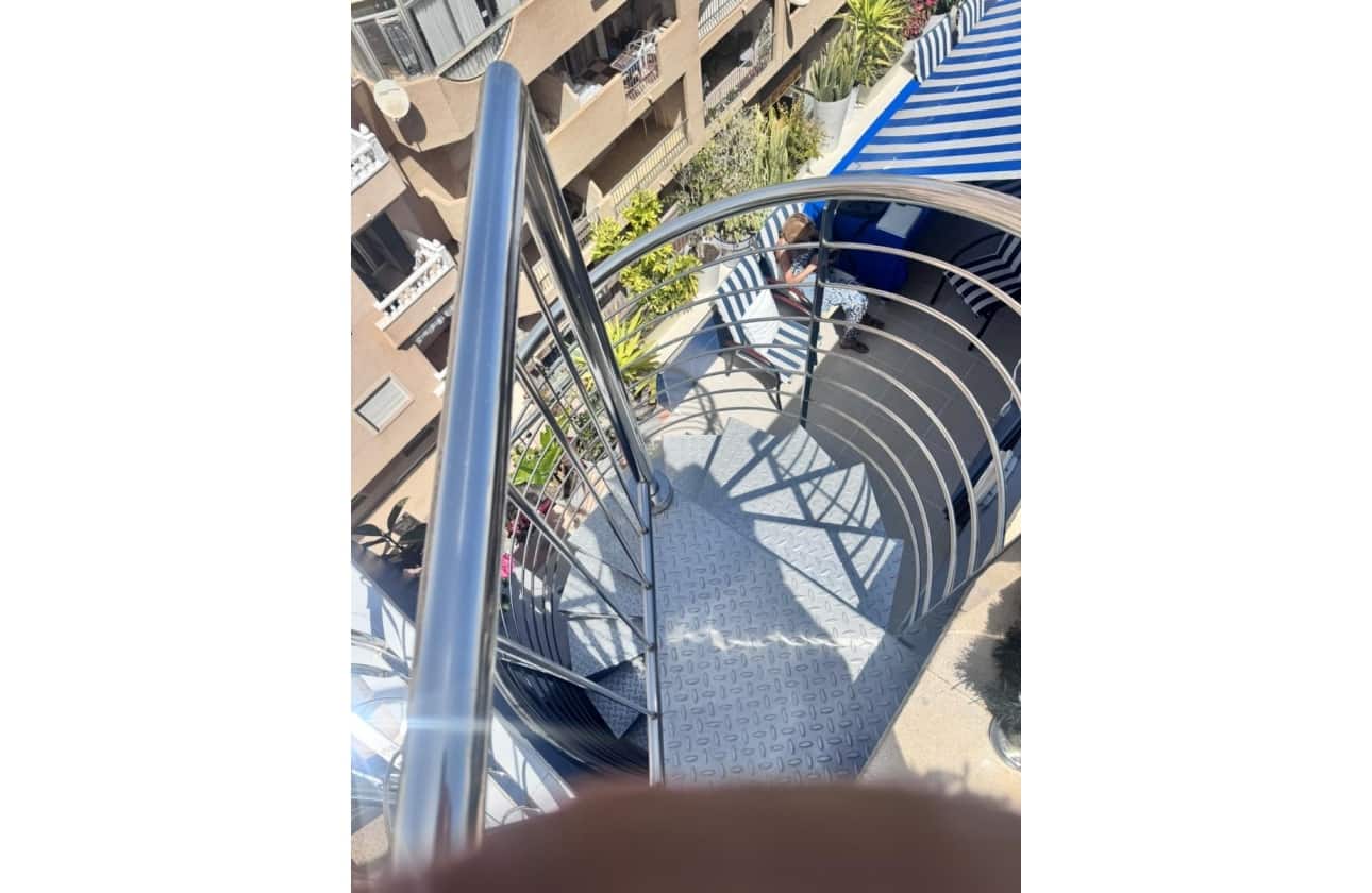 3 bedroom Penthouse for sale in Torrevieja with pool garage - € 329,000 (Ref: 9807212)