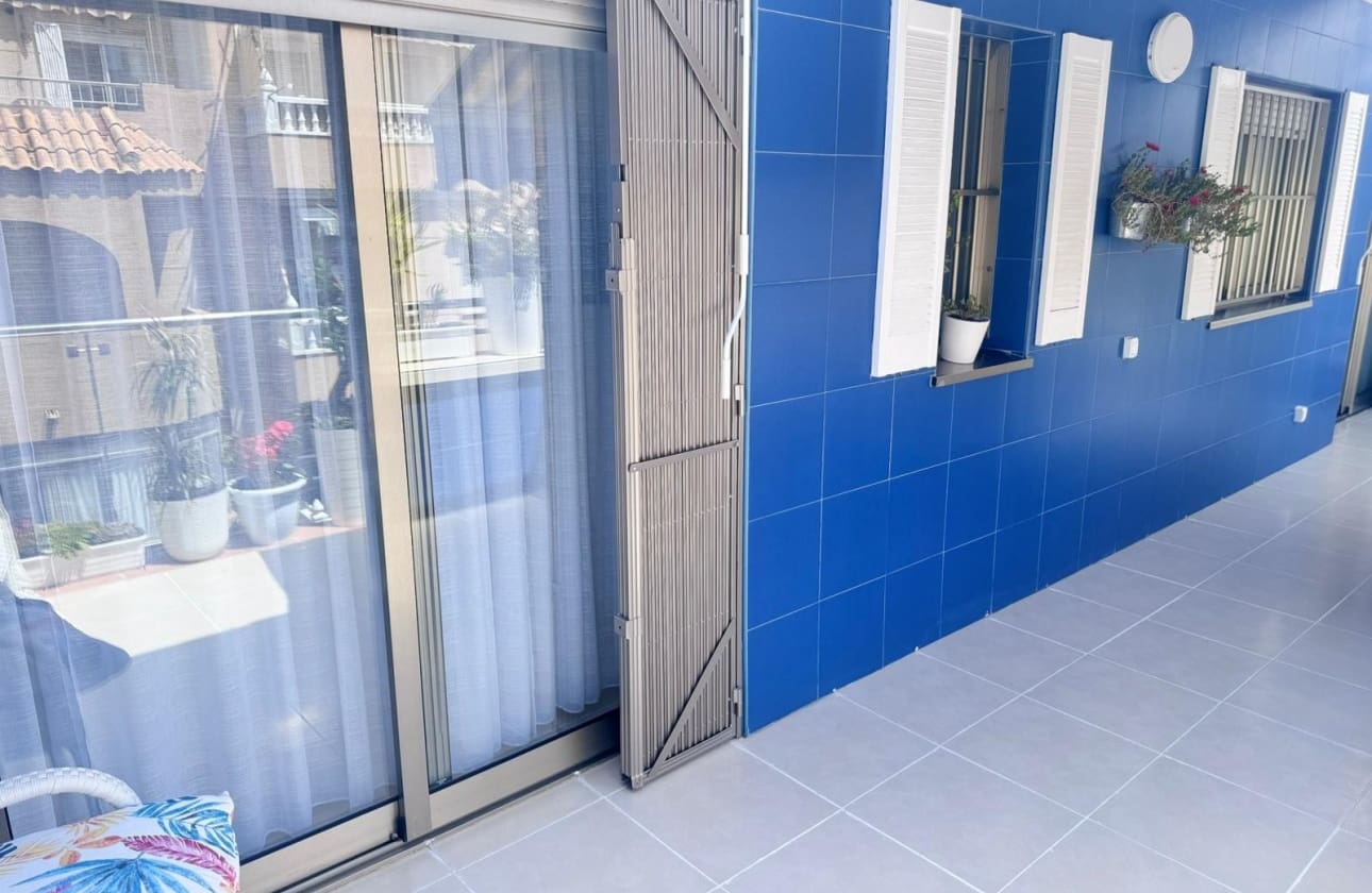 3 bedroom Penthouse for sale in Torrevieja with pool garage - € 329,000 (Ref: 9807212)