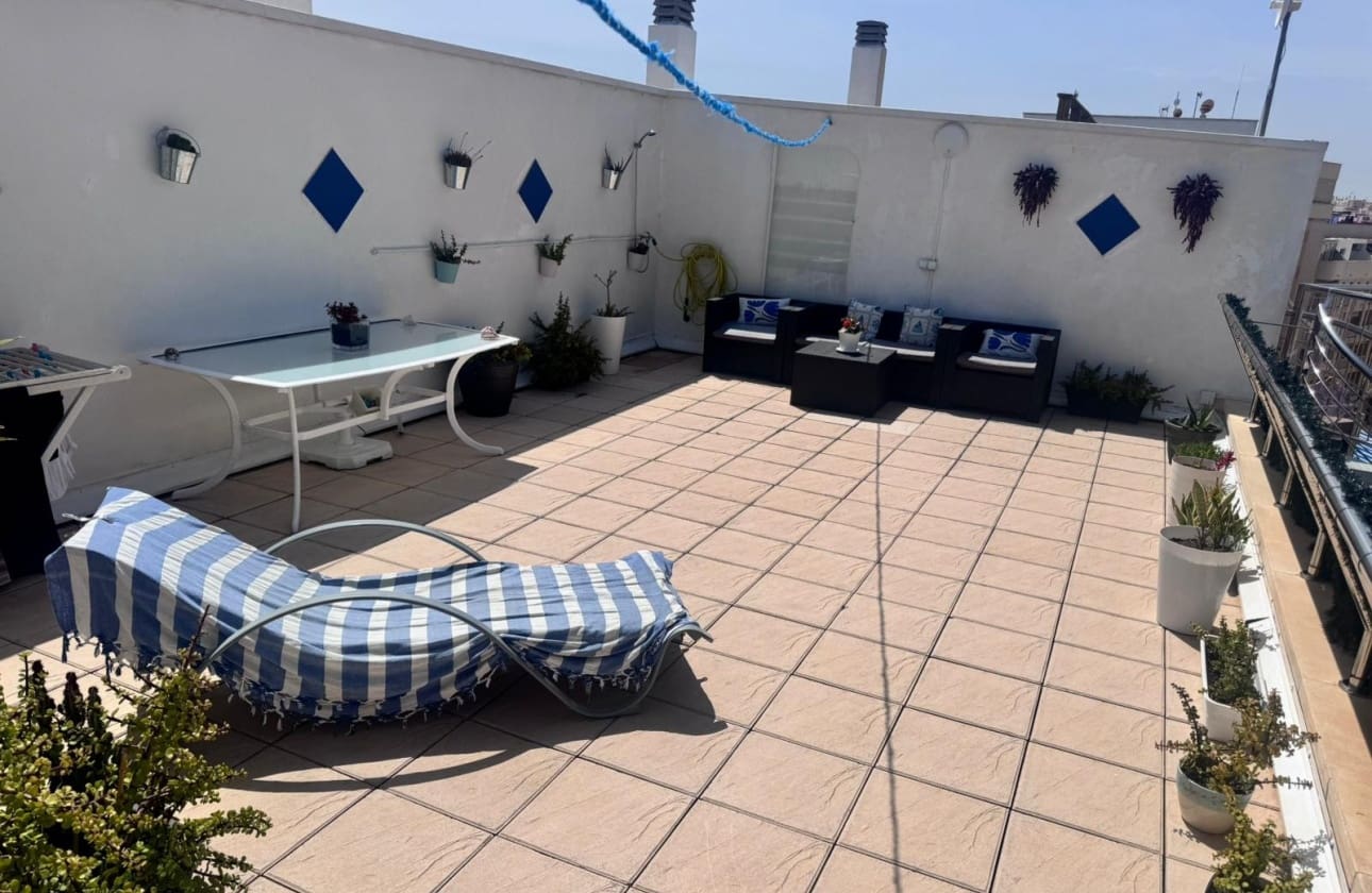 3 bedroom Penthouse for sale in Torrevieja with pool garage - € 329,000 (Ref: 9807212)