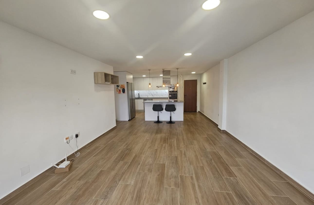 3 makuuhuone Ranta-asunto myytävänä paikassa Guardamar del Segura mukana 
autotalli - 220 000 € (Ref: 9808603)