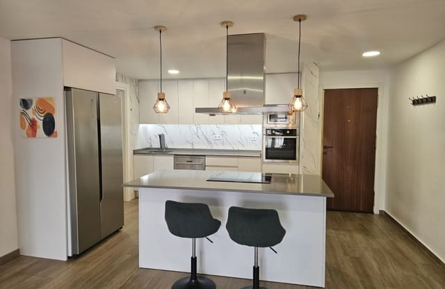 3 makuuhuone Ranta-asunto myytävänä paikassa Zona Pueblo, Guardamar del Segura mukana 
autotalli - 220 000 € (Ref: 9808603)