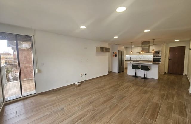 3 makuuhuone Ranta-asunto myytävänä paikassa Zona Pueblo, Guardamar del Segura mukana 
autotalli - 220 000 € (Ref: 9808603)