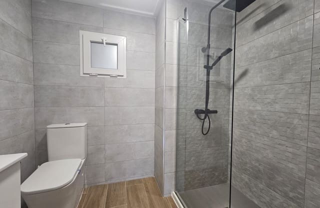 3 makuuhuone Ranta-asunto myytävänä paikassa Zona Pueblo, Guardamar del Segura mukana 
autotalli - 220 000 € (Ref: 9808603)