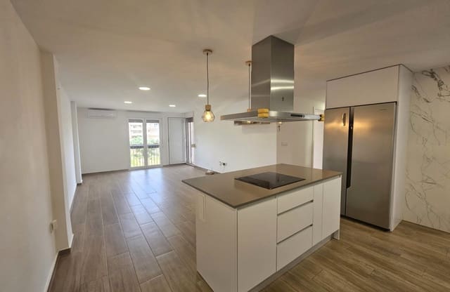 3 makuuhuone Ranta-asunto myytävänä paikassa Zona Pueblo, Guardamar del Segura mukana 
autotalli - 220 000 € (Ref: 9808603)