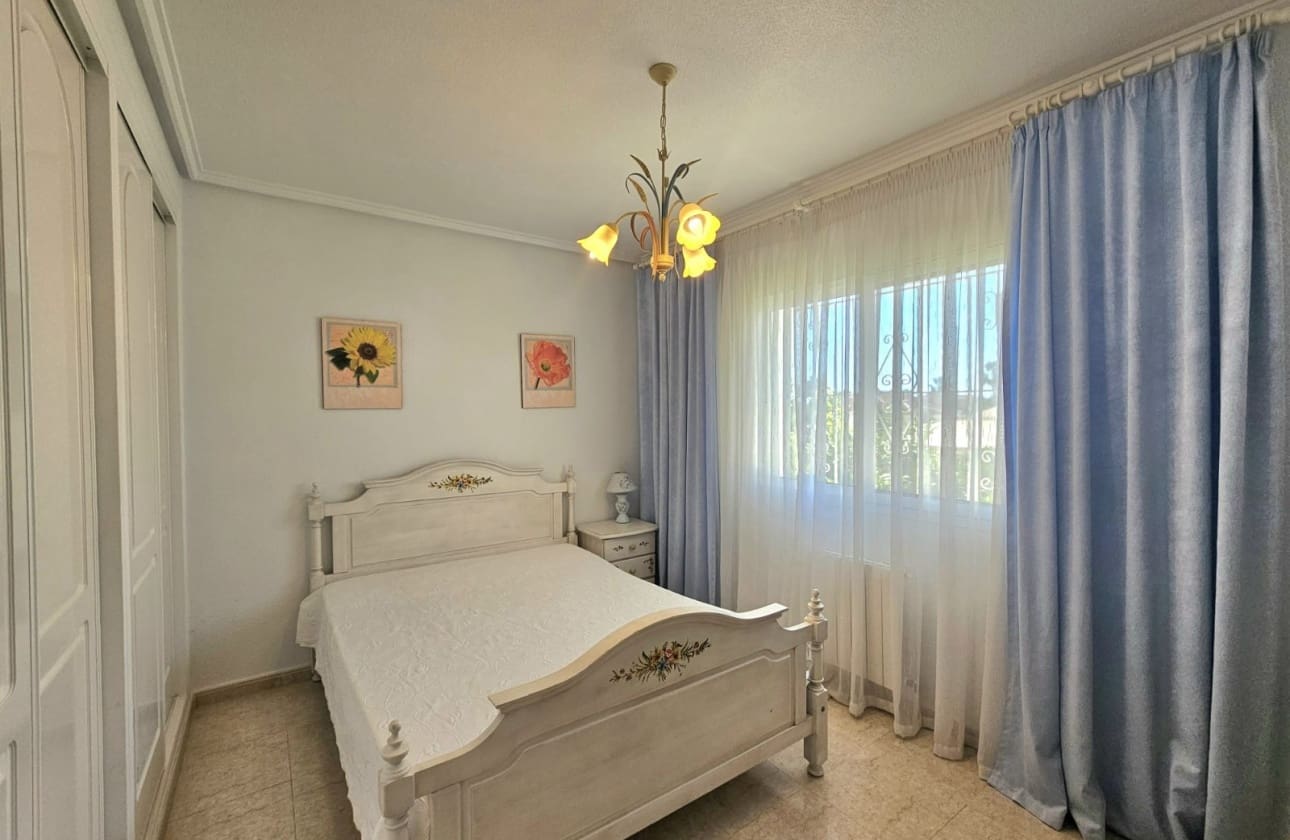 Chalet de 3 habitaciones en Ciudad Quesada en venta con piscina garaje - 430.000 € (Ref: 9815150)