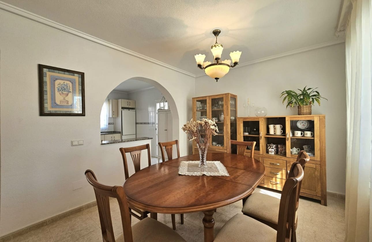 Chalet de 3 habitaciones en Ciudad Quesada en venta con piscina garaje - 430.000 € (Ref: 9815150)