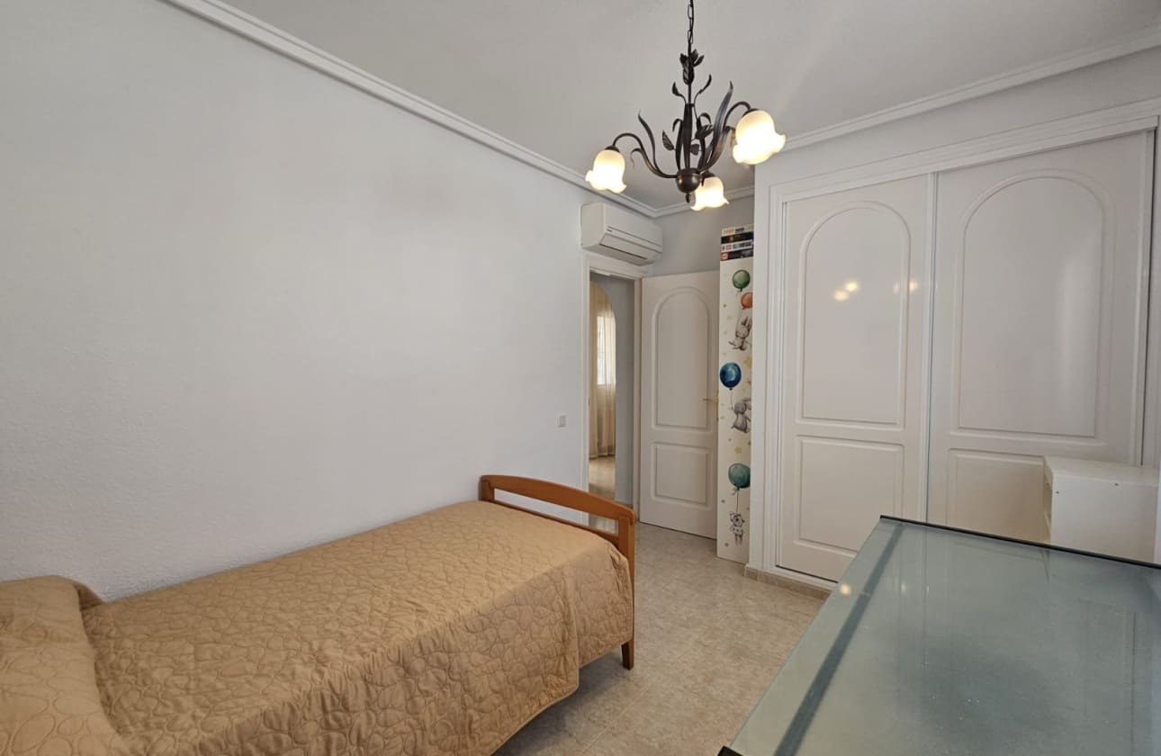 Chalet de 3 habitaciones en Ciudad Quesada en venta con piscina garaje - 430.000 € (Ref: 9815150)