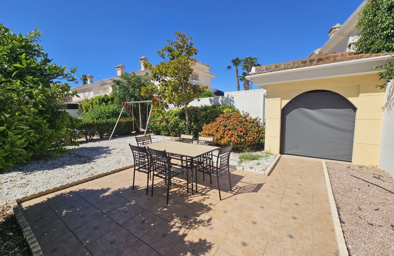 Chalet de 3 habitaciones en Ciudad Quesada en venta con piscina garaje - 430.000 € (Ref: 9815150)