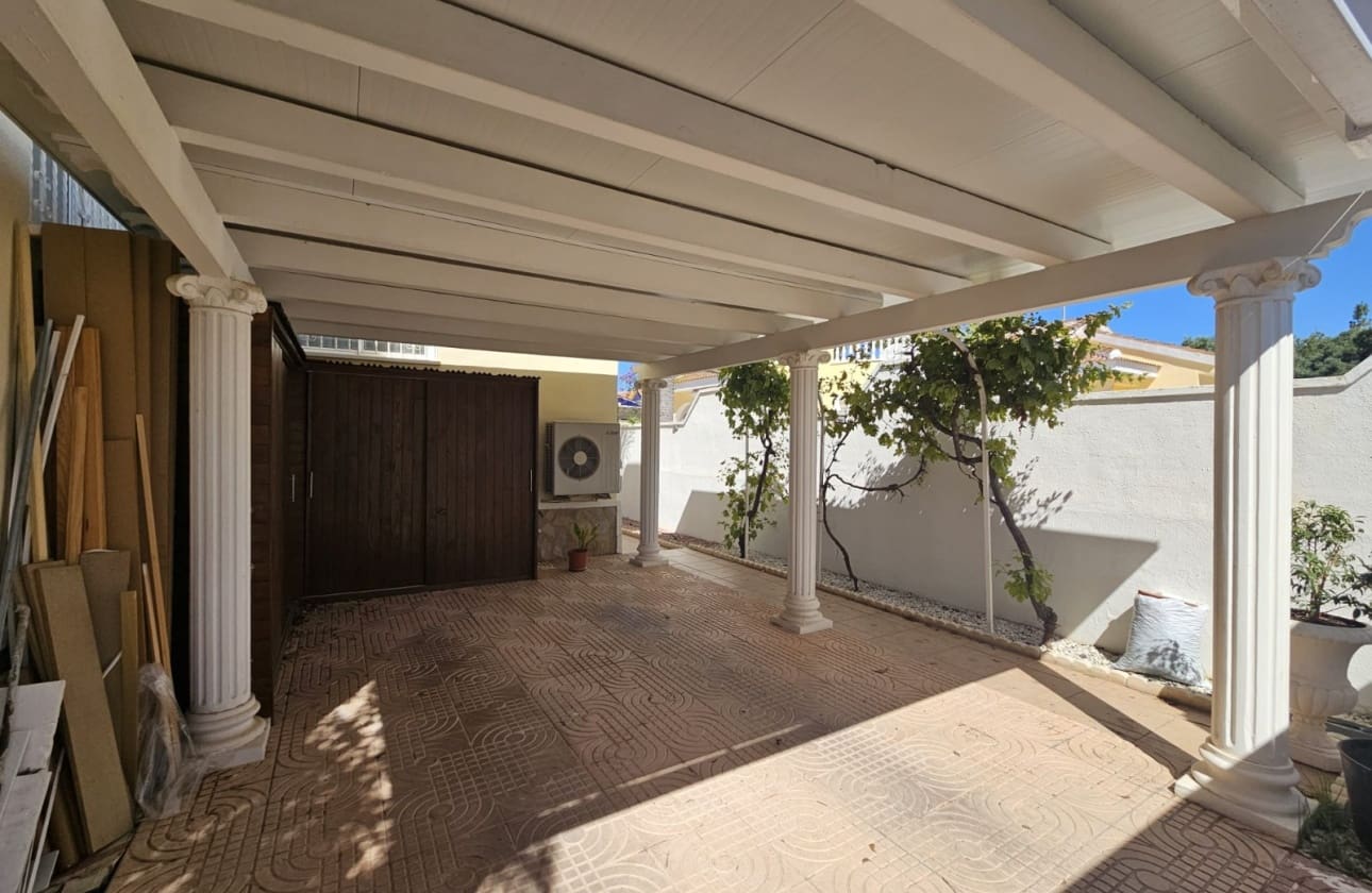 Chalet de 3 habitaciones en Ciudad Quesada en venta con piscina garaje - 430.000 € (Ref: 9815150)
