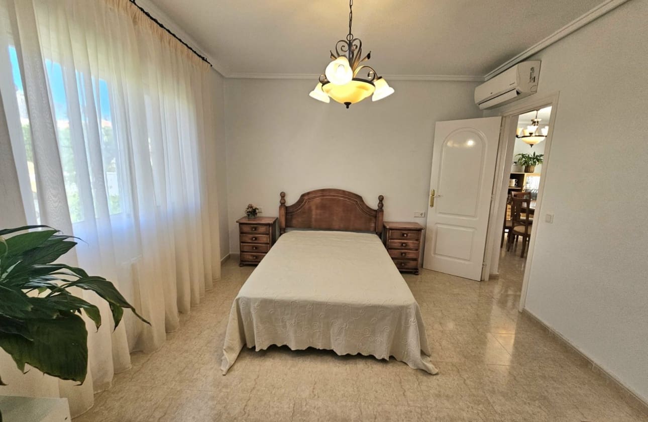 Chalet de 3 habitaciones en Ciudad Quesada en venta con piscina garaje - 430.000 € (Ref: 9815150)