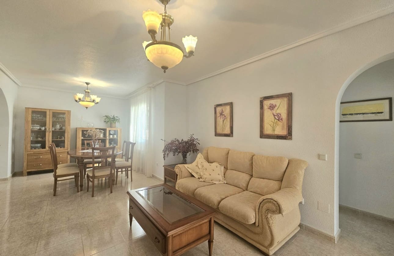 Chalet de 3 habitaciones en Ciudad Quesada en venta con piscina garaje - 430.000 € (Ref: 9815150)