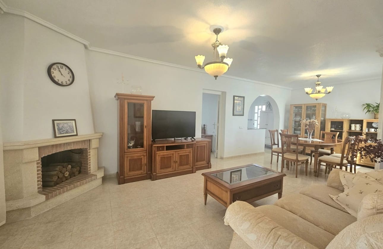 Chalet de 3 habitaciones en Ciudad Quesada en venta con piscina garaje - 430.000 € (Ref: 9815150)