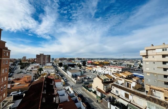 2 sovrum Lägenhet till salu i Centro, Torrevieja med pool - 179 000 € (Ref: 9826575)