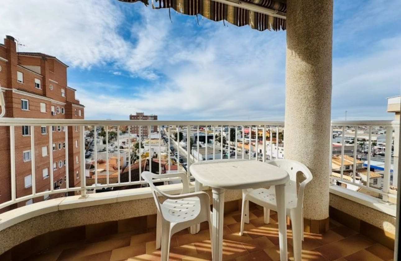 2 Zimmer Apartment zu verkaufen in Torrevieja mit Pool - 179.000 € (Ref: 9826575)
