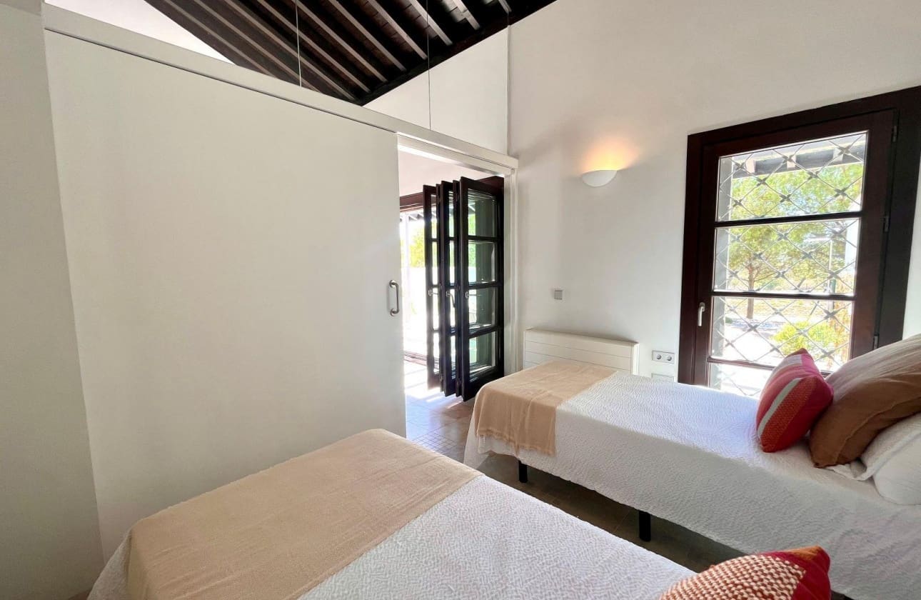 2 bedroom Villa for sale in La Peraleja Golf Resort - € 298,000 (Ref: 9844021)
