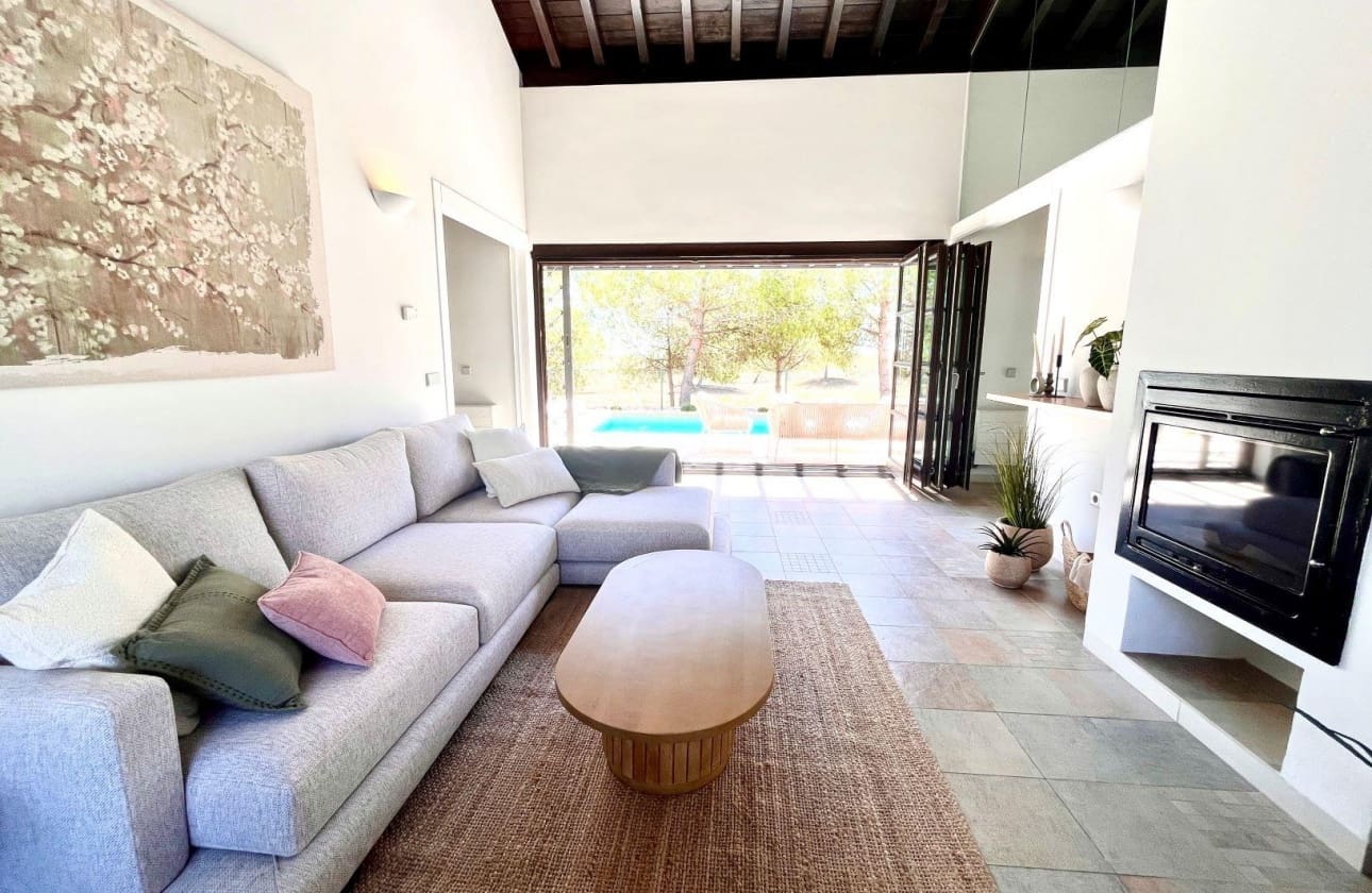 2 bedroom Villa for sale in La Peraleja Golf Resort - € 298,000 (Ref: 9844021)
