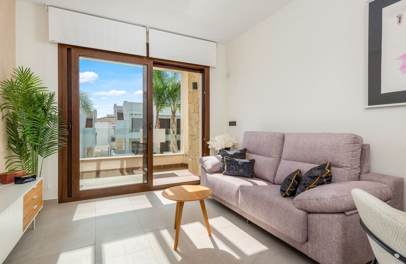 2 bedroom Bungalow for sale in Torrevieja with pool - € 300,000 (Ref: 9844024)