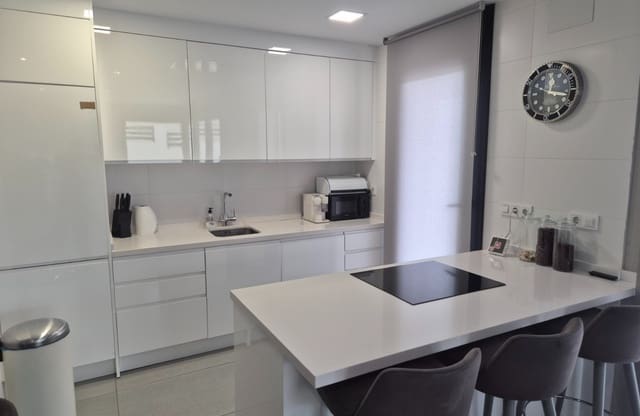 5 quarto Moradia para venda em Los Balcones com piscina garagem - 960 000 € (Ref: 9844033)