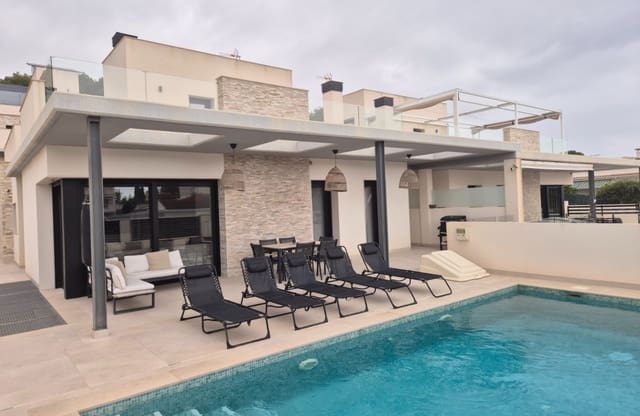 5 quarto Moradia para venda em Los Balcones com piscina garagem - 960 000 € (Ref: 9844033)