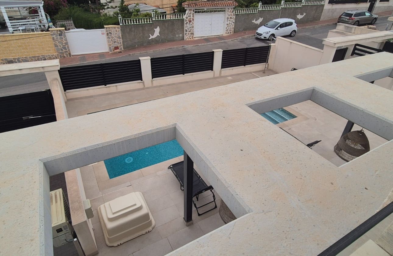 5 quarto Moradia para venda em Los Balcones com piscina garagem - 960 000 € (Ref: 9844033)