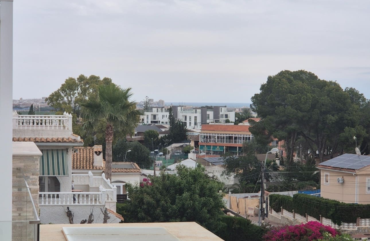 5 quarto Moradia para venda em Los Balcones com piscina garagem - 960 000 € (Ref: 9844033)