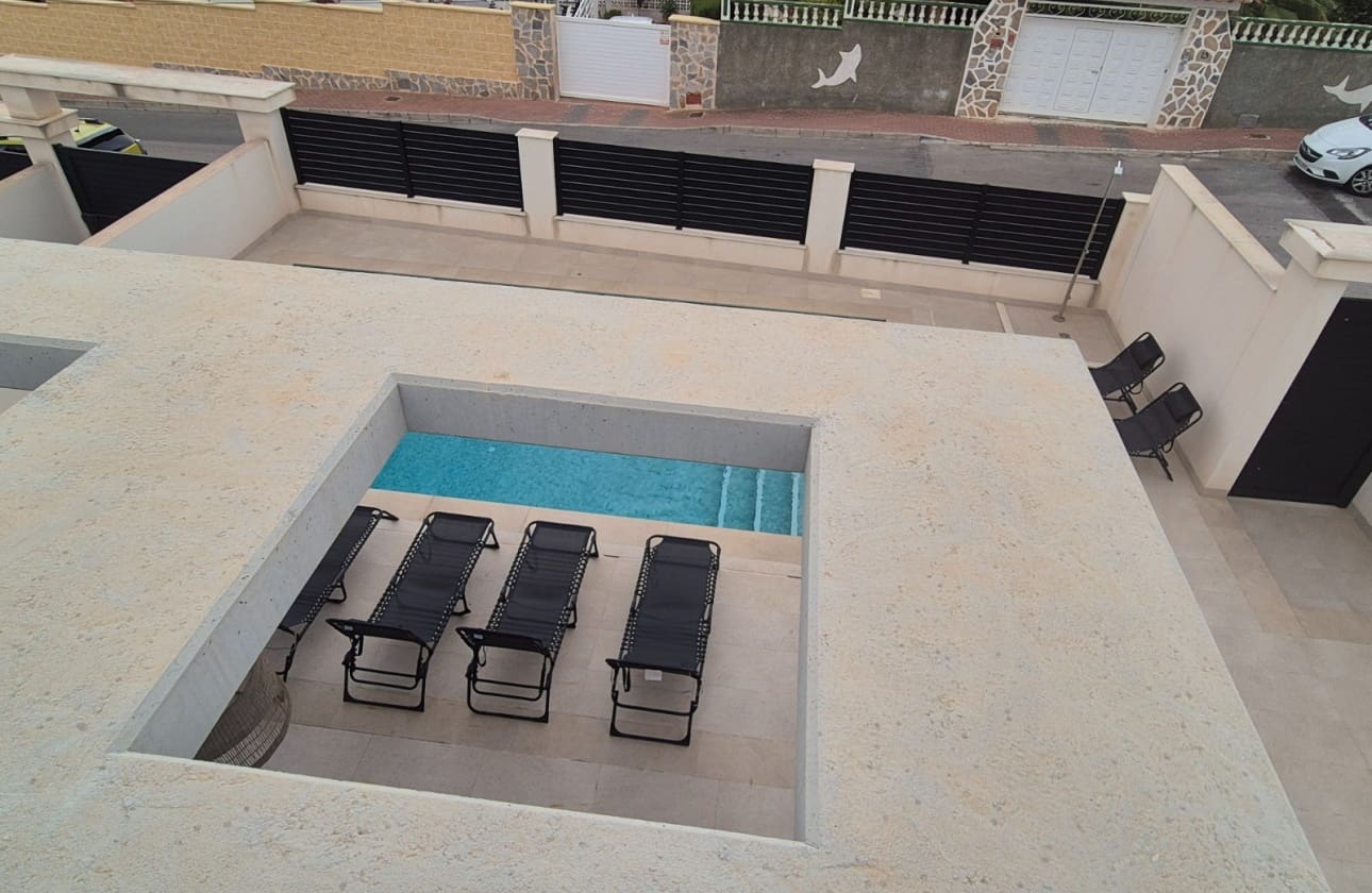 5 quarto Moradia para venda em Los Balcones com piscina garagem - 960 000 € (Ref: 9844033)