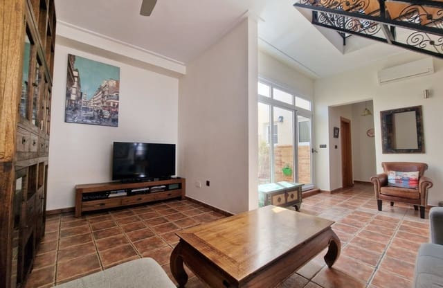 4 chambre Maison de Ville à vendre à Zona Pueblo, Guardamar del Segura - 345 000 € (Ref: 9844034)