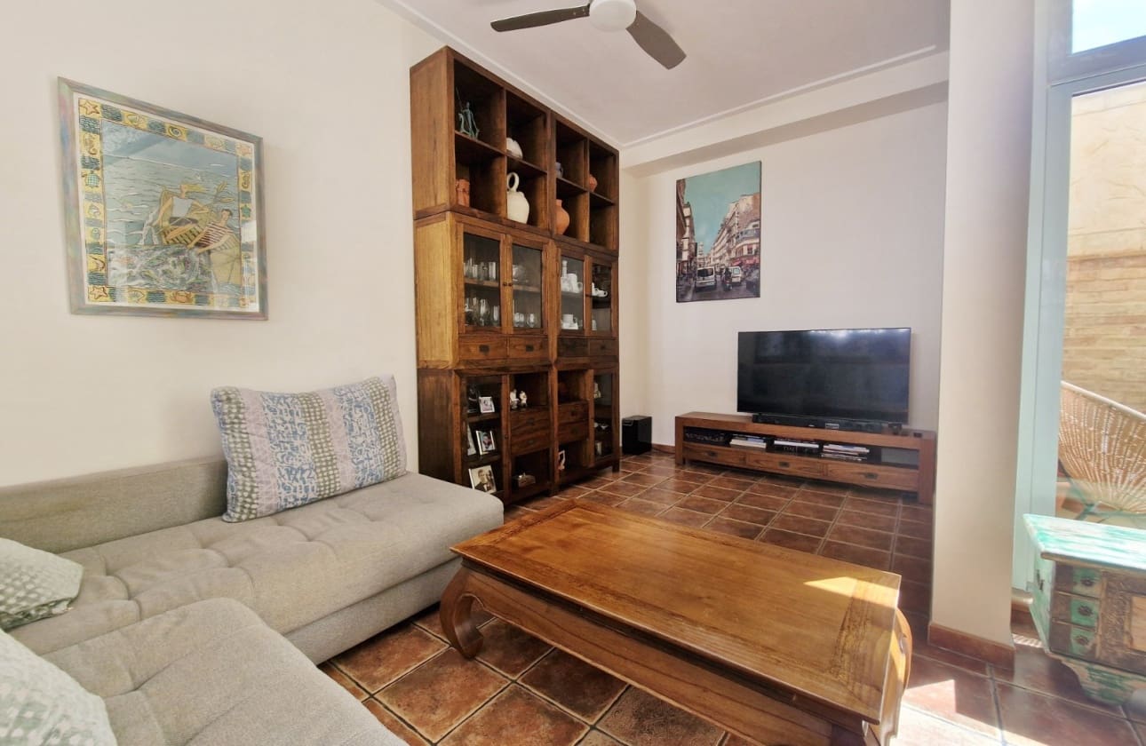 4 chambre Maison de Ville à vendre à Guardamar del Segura - 345 000 € (Ref: 9844034)