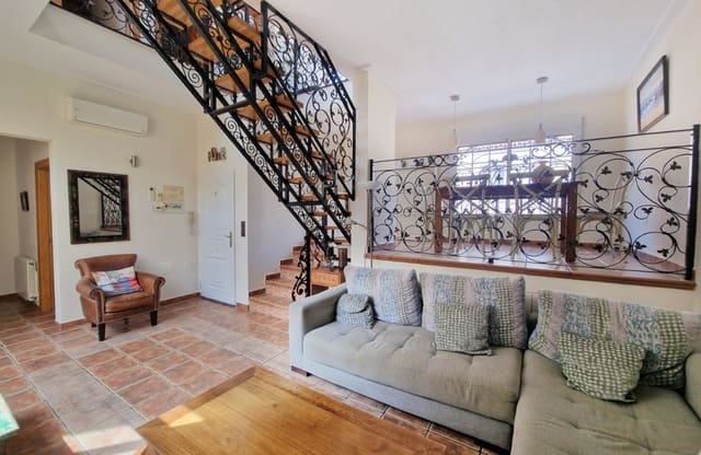 4 chambre Maison de Ville à vendre à Zona Pueblo, Guardamar del Segura - 345 000 € (Ref: 9844034)