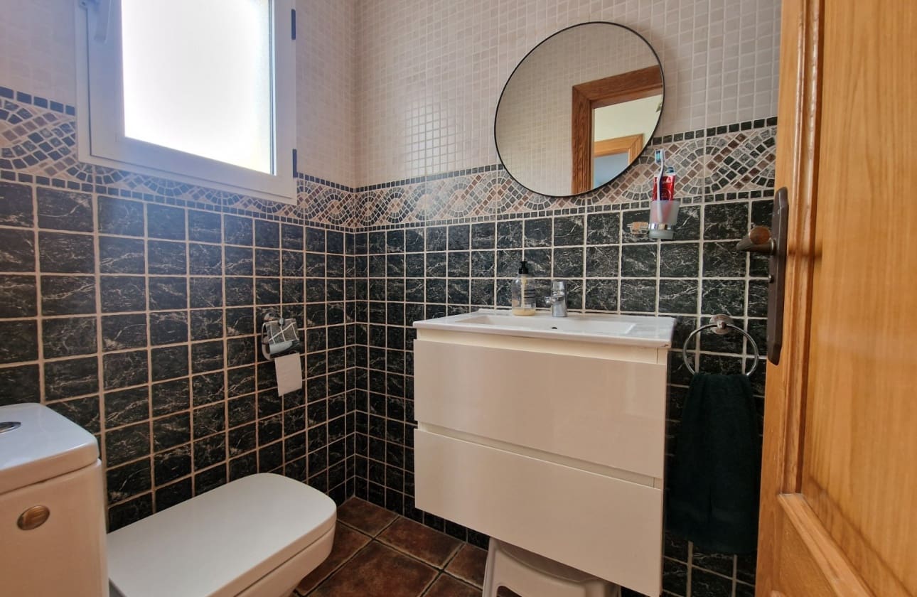 4 chambre Maison de Ville à vendre à Guardamar del Segura - 345 000 € (Ref: 9844034)