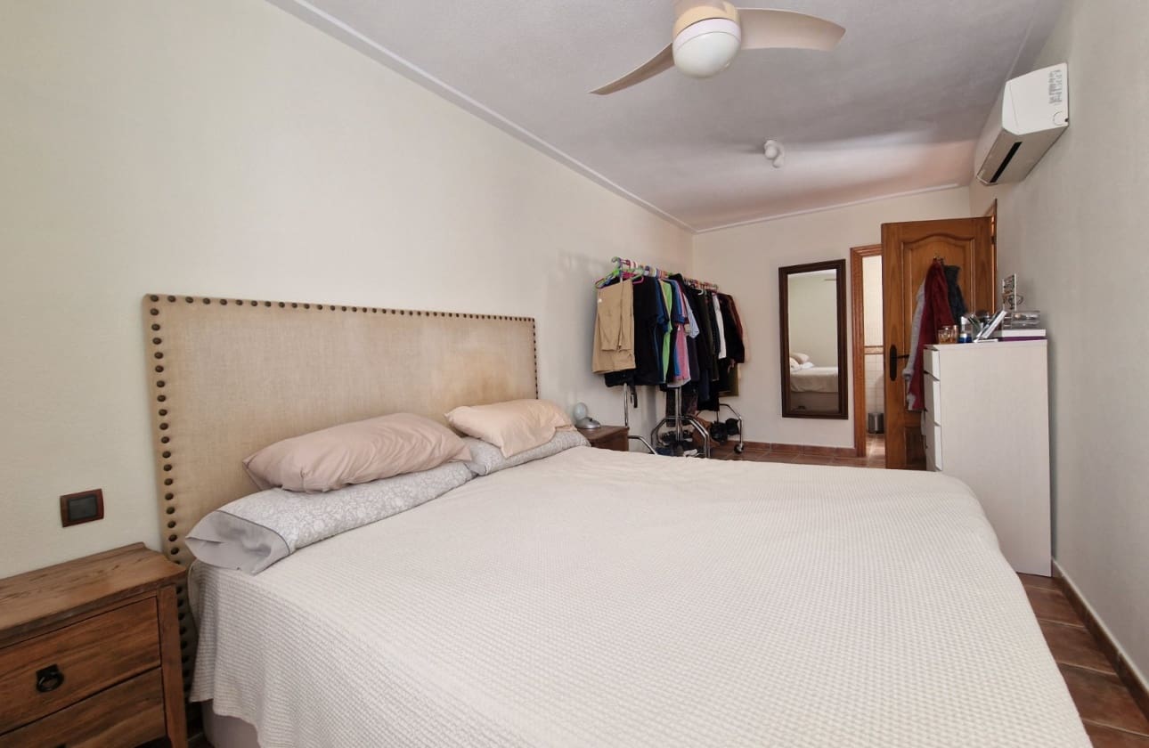 4 chambre Maison de Ville à vendre à Guardamar del Segura - 345 000 € (Ref: 9844034)
