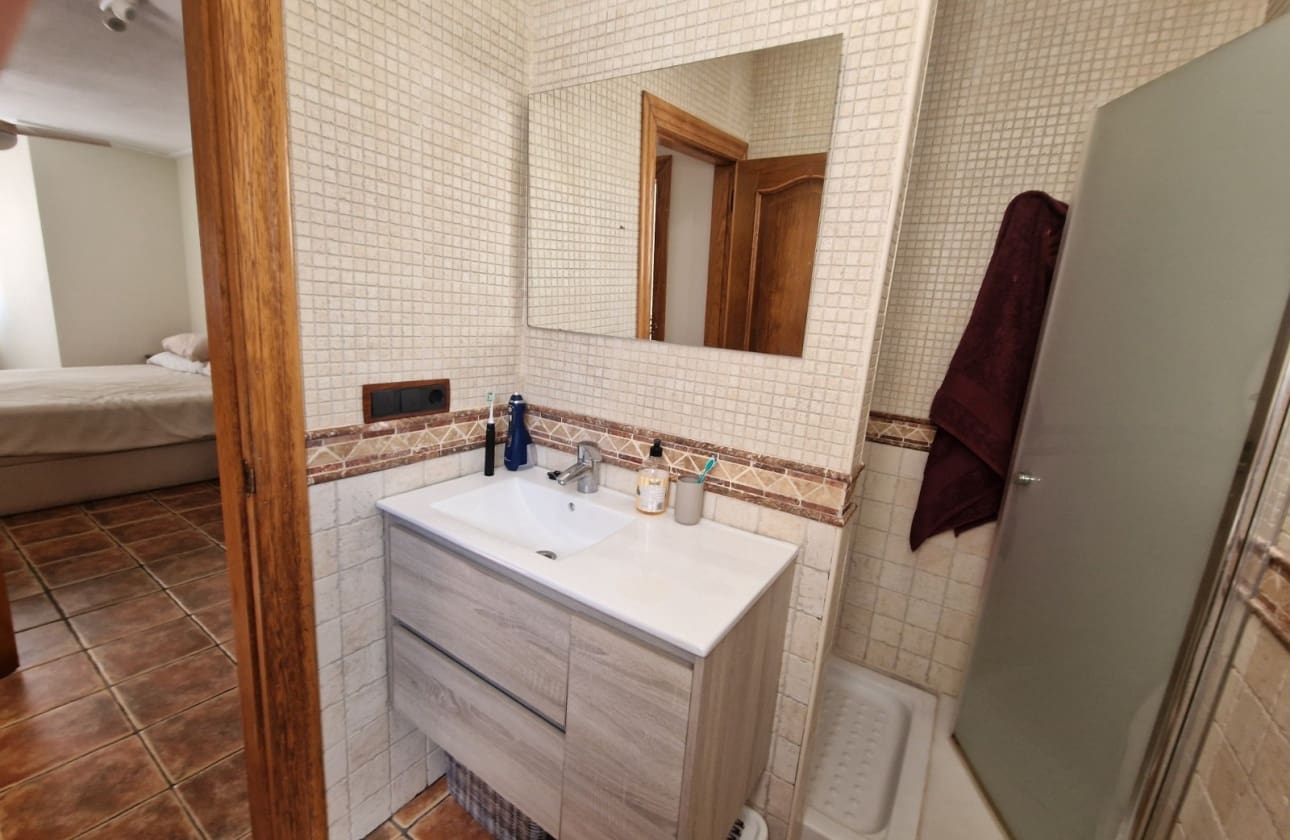 4 chambre Maison de Ville à vendre à Guardamar del Segura - 345 000 € (Ref: 9844034)