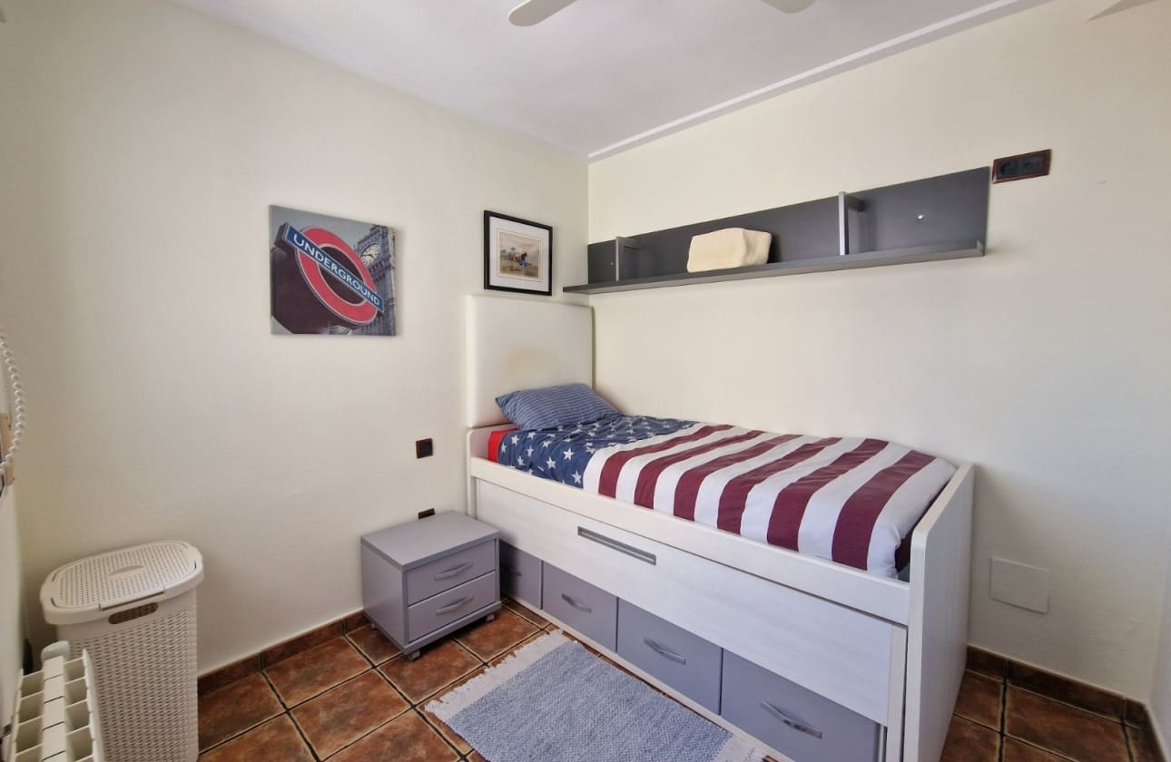 4 chambre Maison de Ville à vendre à Guardamar del Segura - 345 000 € (Ref: 9844034)