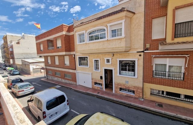 4 chambre Maison de Ville à vendre à Zona Pueblo, Guardamar del Segura - 345 000 € (Ref: 9844034)