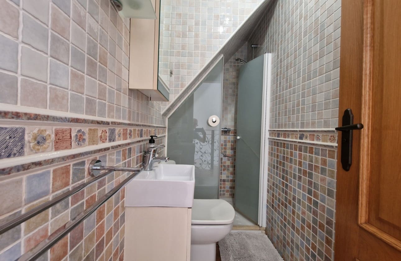 4 chambre Maison de Ville à vendre à Guardamar del Segura - 345 000 € (Ref: 9844034)