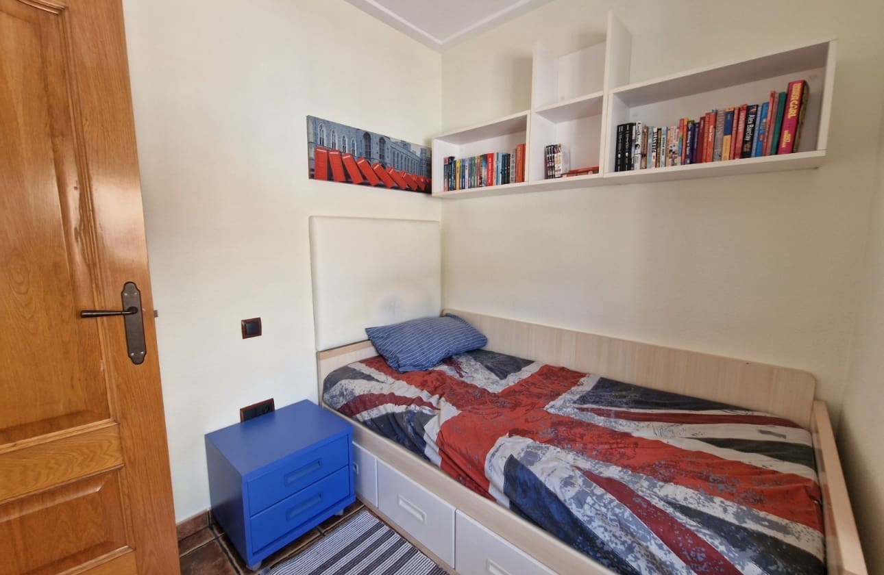 4 chambre Maison de Ville à vendre à Guardamar del Segura - 345 000 € (Ref: 9844034)