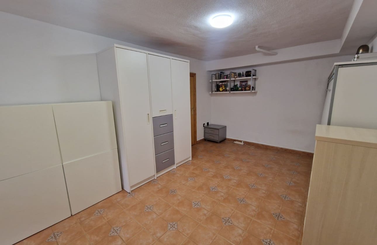 4 chambre Maison de Ville à vendre à Guardamar del Segura - 345 000 € (Ref: 9844034)