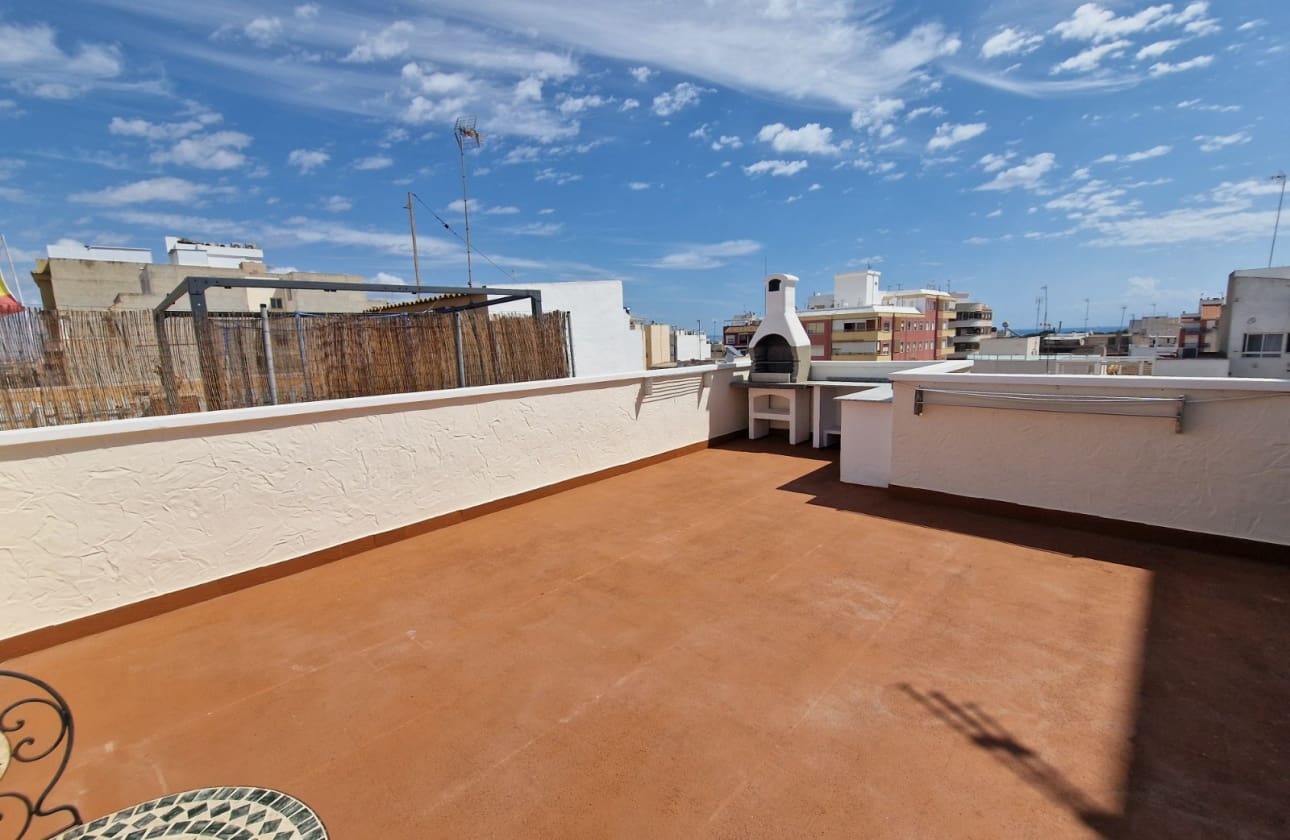 4 chambre Maison de Ville à vendre à Guardamar del Segura - 345 000 € (Ref: 9844034)