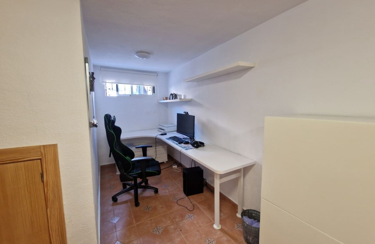 4 chambre Maison de Ville à vendre à Guardamar del Segura - 345 000 € (Ref: 9844034)