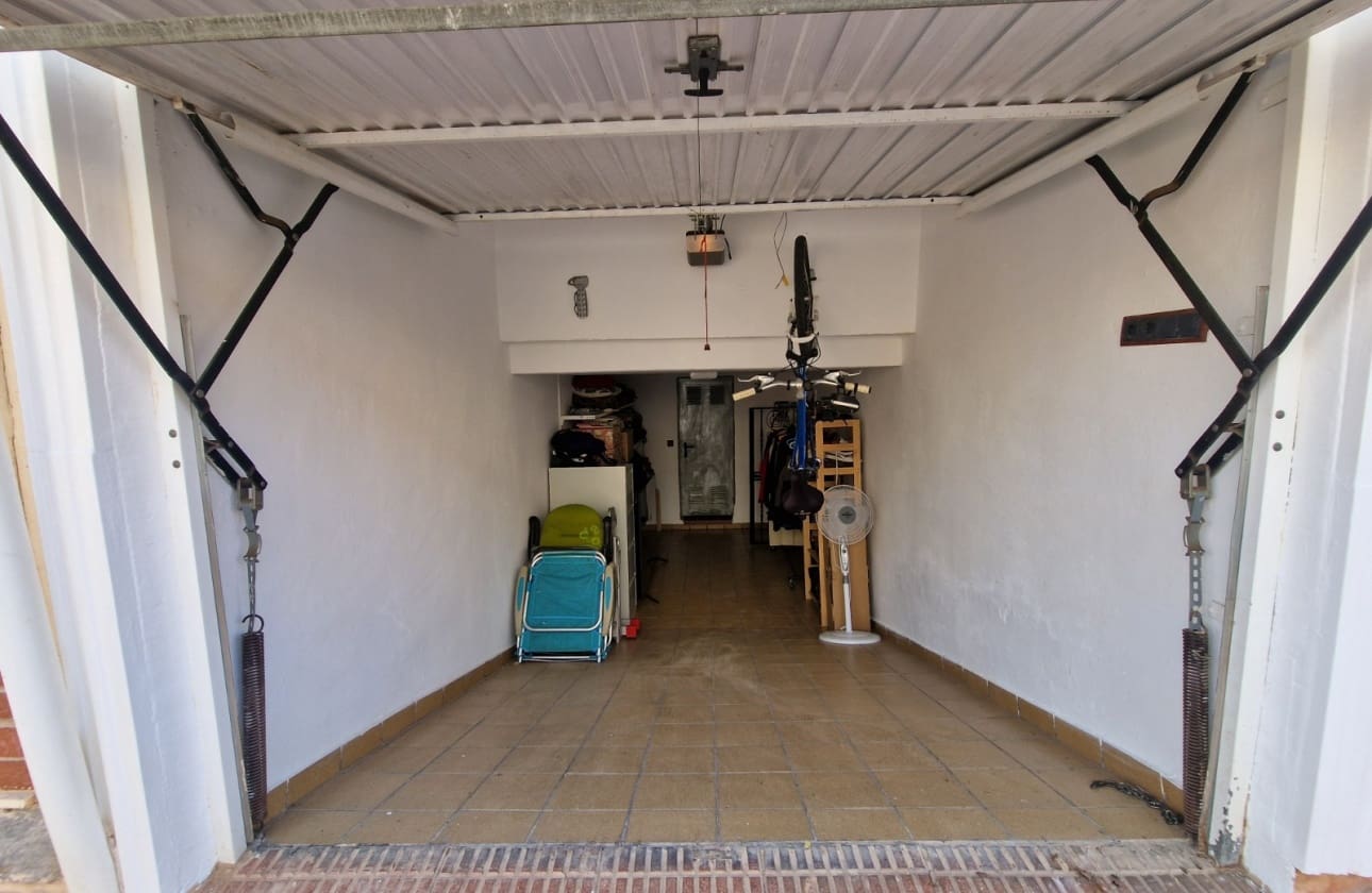 4 chambre Maison de Ville à vendre à Guardamar del Segura - 345 000 € (Ref: 9844034)