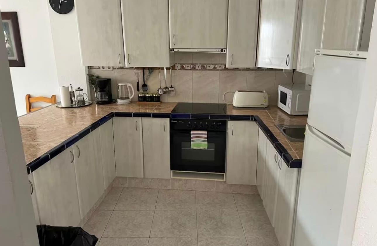 6 bedroom Apartment for sale in San Miguel de Salinas - € 270,000 (Ref: 9844037)