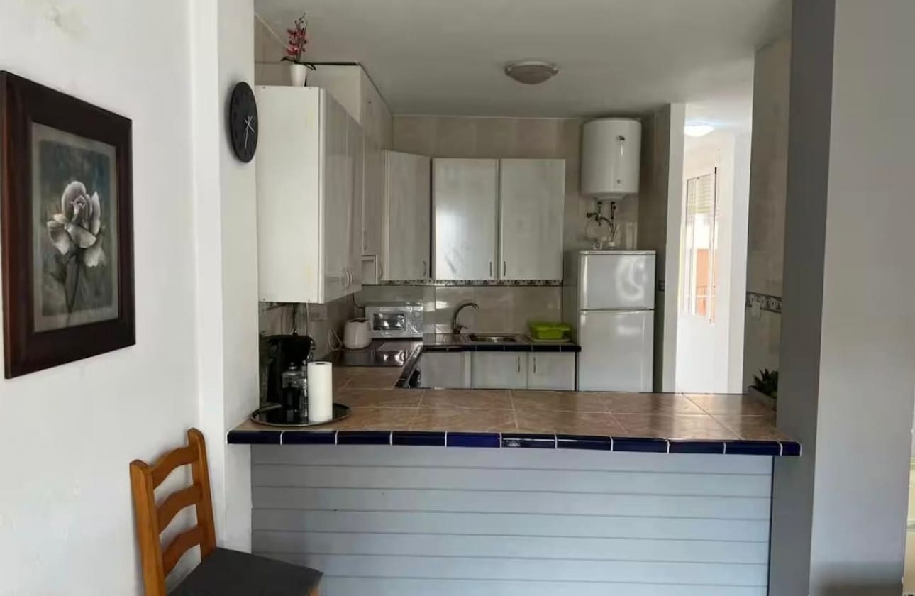 6 bedroom Apartment for sale in San Miguel de Salinas - € 270,000 (Ref: 9844037)