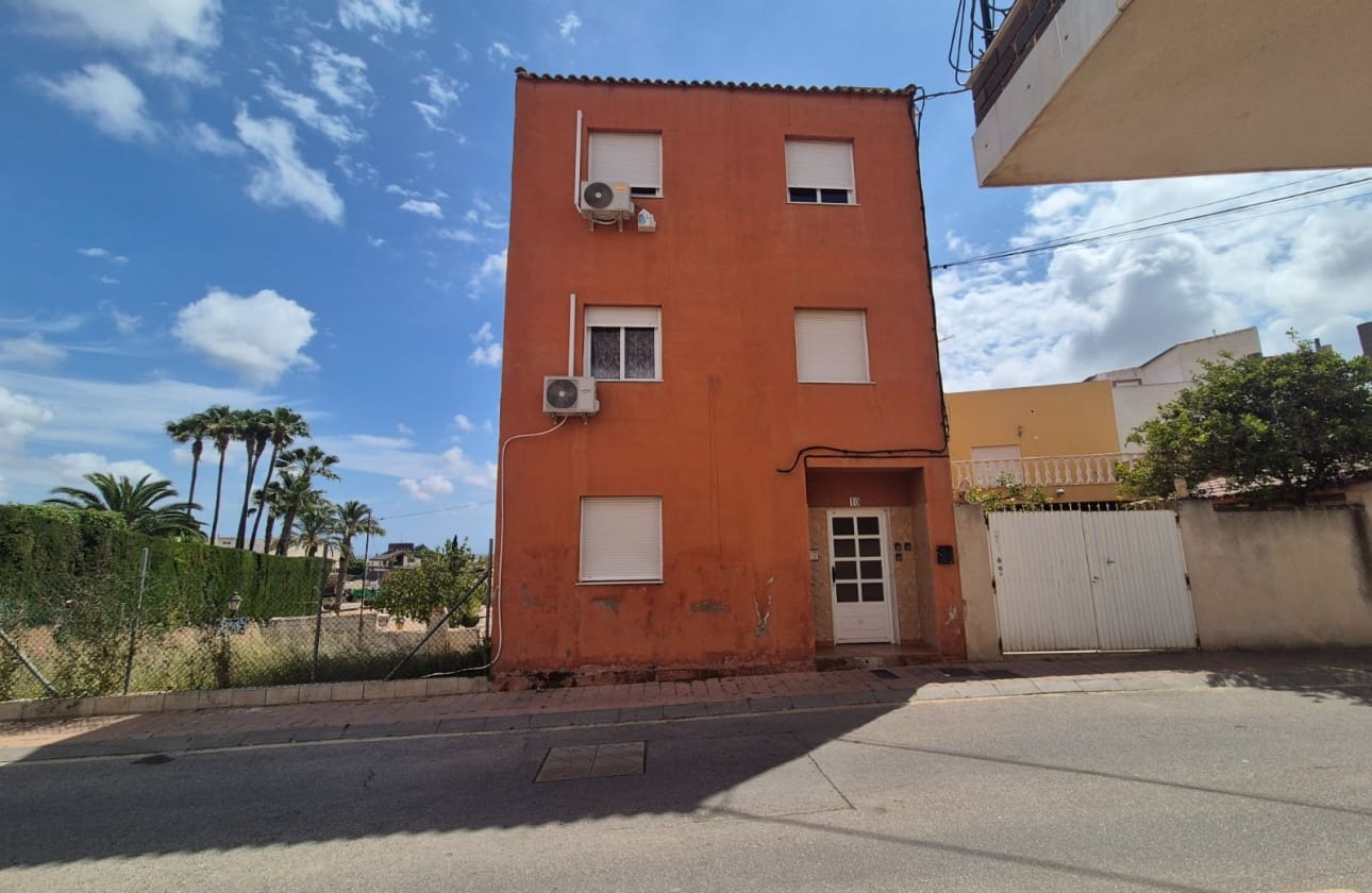 6 bedroom Apartment for sale in San Miguel de Salinas - € 270,000 (Ref: 9844037)