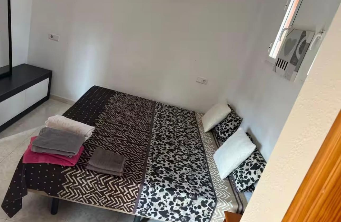 6 bedroom Apartment for sale in San Miguel de Salinas - € 270,000 (Ref: 9844037)