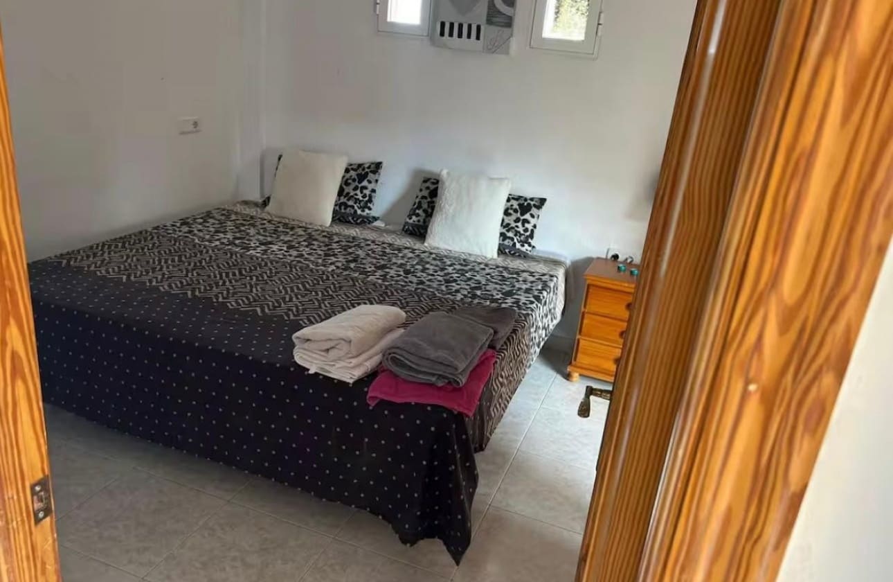 6 bedroom Apartment for sale in San Miguel de Salinas - € 270,000 (Ref: 9844037)