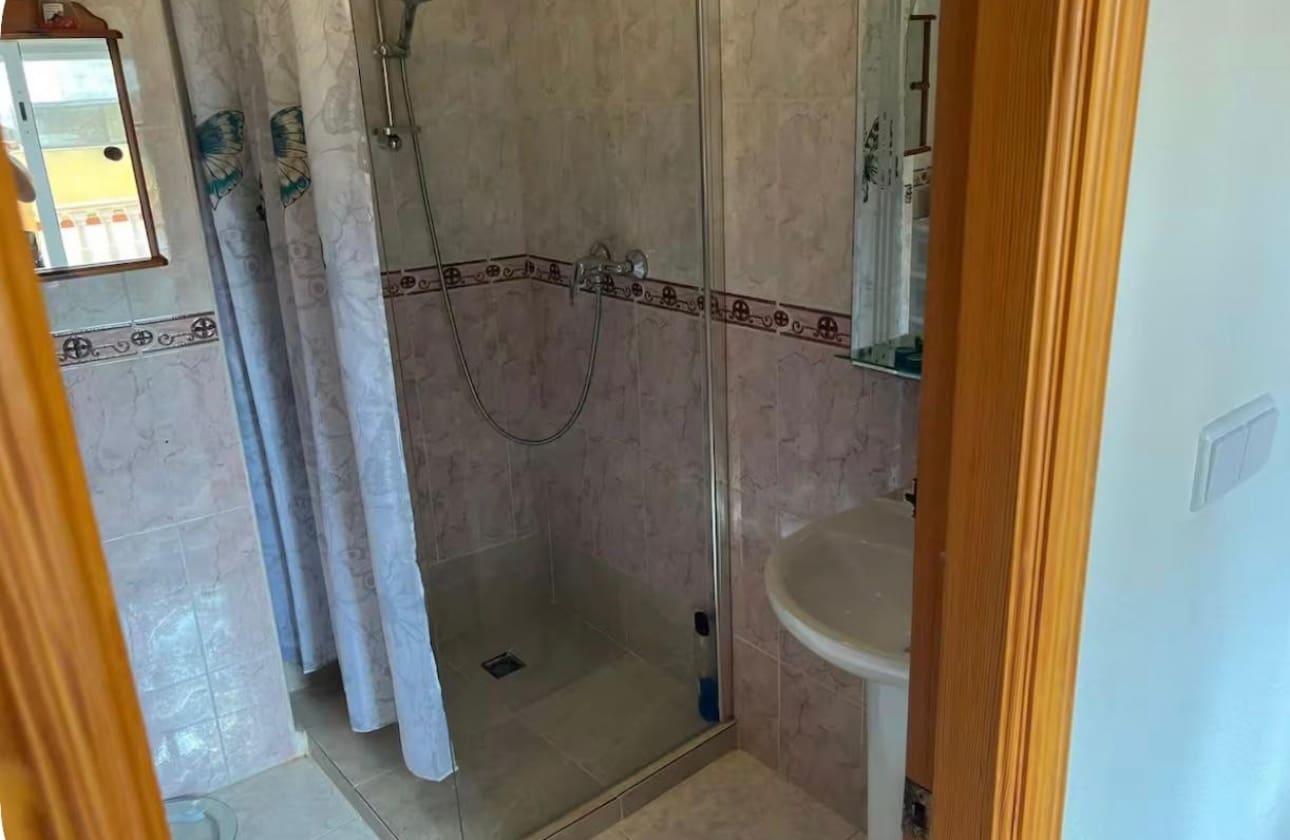 6 bedroom Apartment for sale in San Miguel de Salinas - € 270,000 (Ref: 9844037)